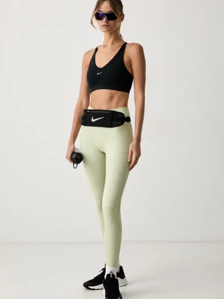 Nike športová podprsenka Universa čierna