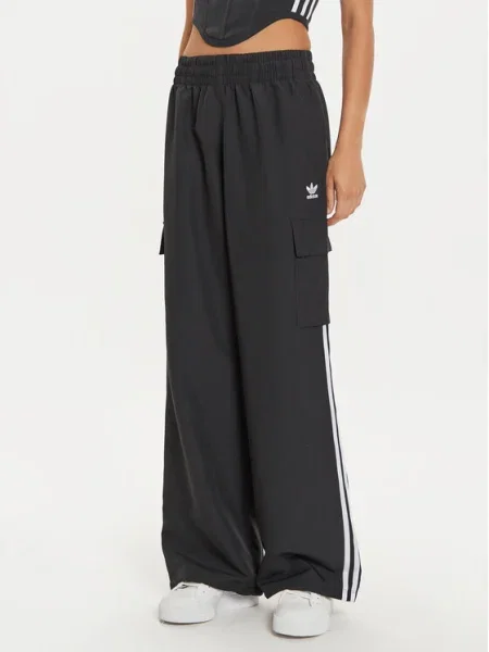 Adidas Melegítő alsó adicolor fekete