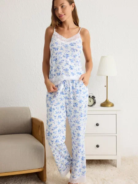 Trendyol Pijama albastru deschis alb