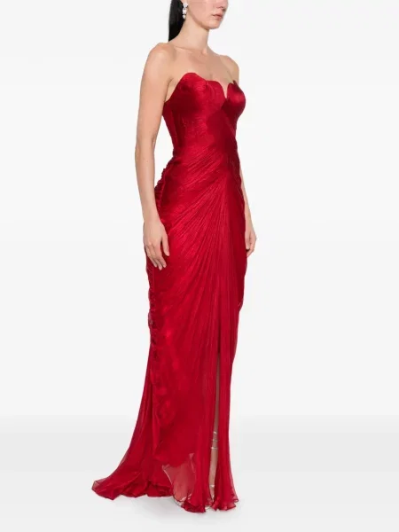 Rochie maxi Iris Serban drapată de costum roșu