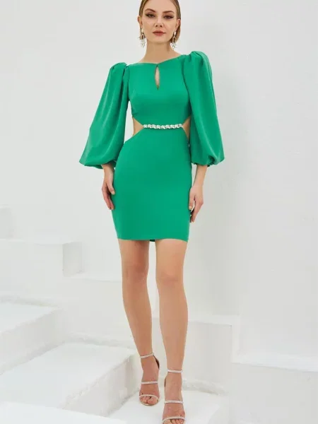 Rochie de seară Carmen cu mâneci balon din crep cu strasuri verde