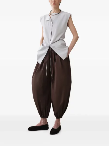 Pantaloni Less maro