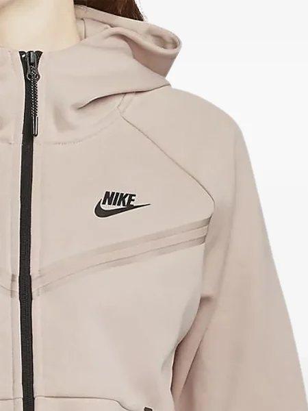 Fleecové běžecké kraťasy Nike s vázáním červené
