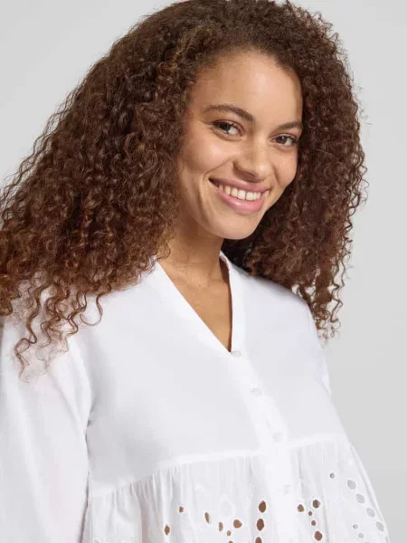 Bluzka o kroju regular fit z czystej bawełny model DEWINA' Only biała