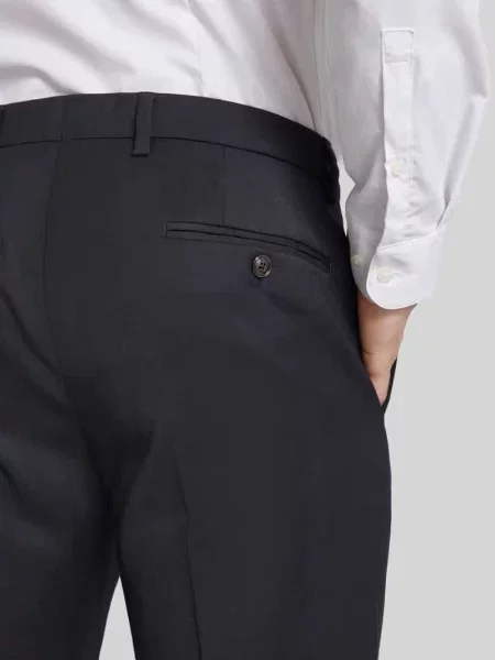 Spodnie od garnituru JOOP! Collection;Mieszanka bawełny i elastanu;Krój slim fit;Model ‘Blayr’;Jednolity kolor;Kanty;Szerokość w pasie w rozmiarze 43 cm;Długość wewnętrzna nogawki czarne