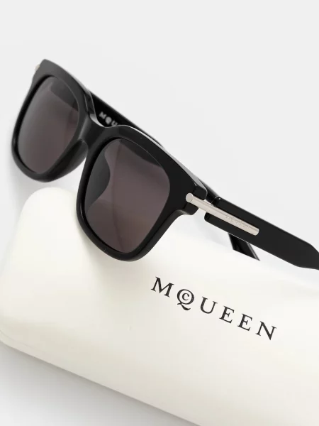 Солнцезащитные очки Alexander Mcqueen черные