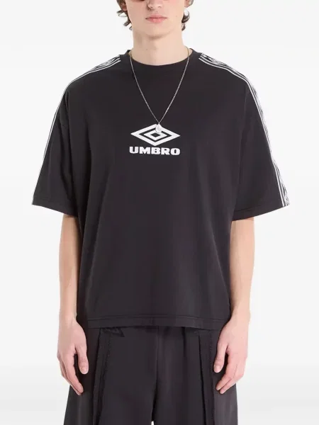 Tricou Umbro cu decolteu rotund negru
