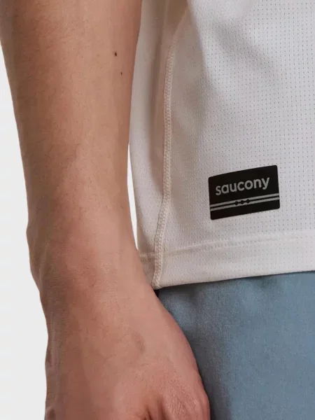 Футболка Saucony біла