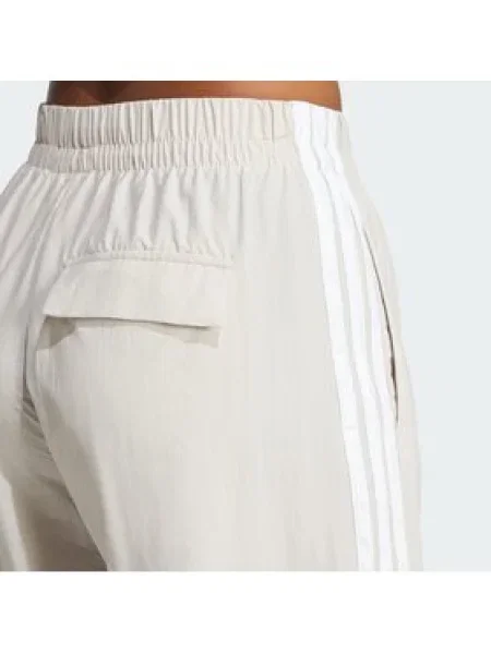 ADIDAS SPORTSWEAR Športové nohavice Essentials svetlobéžová / biela béžová