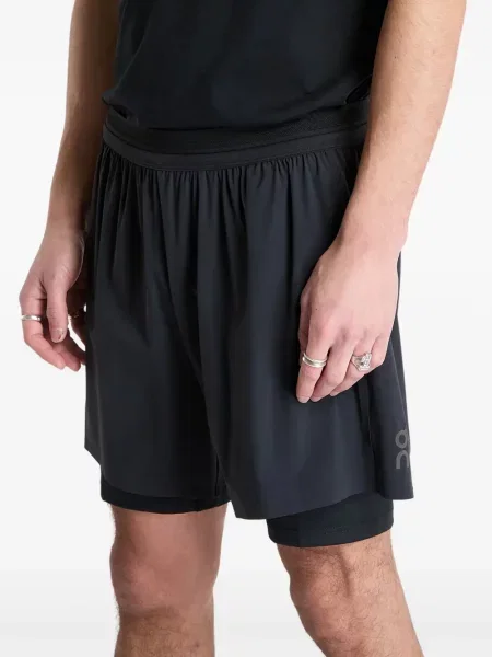 Pantaloni scurți On negru