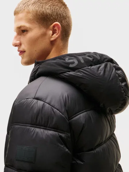 Джинсовая куртка Tommy Jeans с капюшоном черная