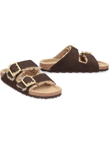 Klapki Birkenstock z owczej skóry brązowe
