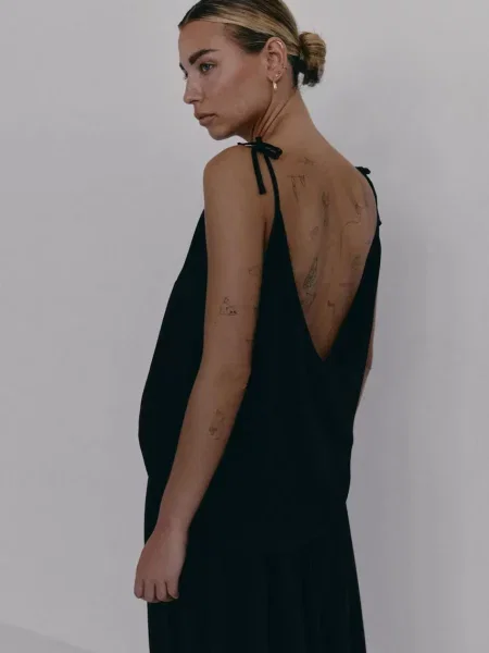 Тениска без ръкави MUUV. DUE черно