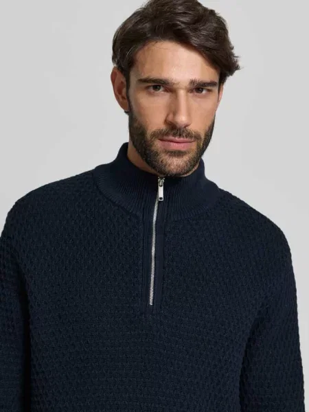 Bluza o kroju regular fit z kołnierzem i prążkowanymi wykończeniami Mcneal