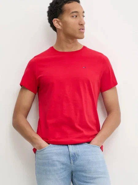 Тениска Tommy Jeans с изчистен дизайн червено
