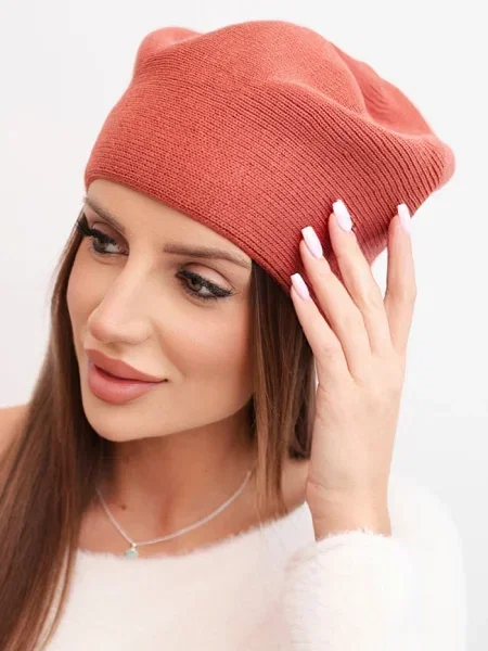 Căciulă Kesi de lână clasică alb