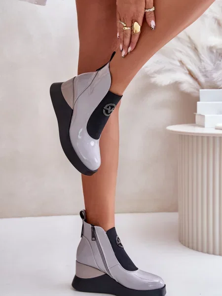 Кожени боти до глезена Vinceza от лакирана кожа сиво