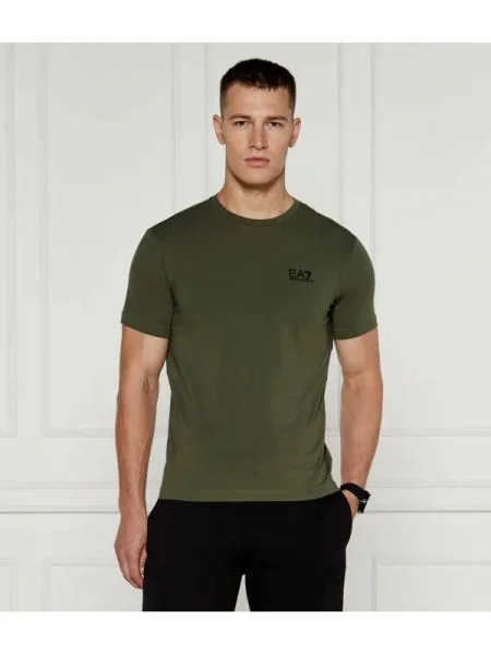 Tricou