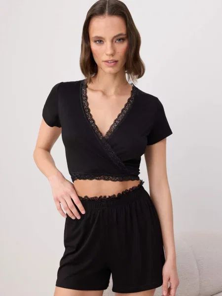 Trendyol Pantaloni scurți negru