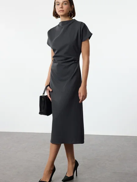 Trendyol Rochie metalic gri
