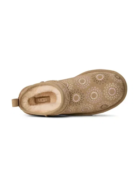 UGG Велурени чехли W Classic Micro Sun Stitch бежово
