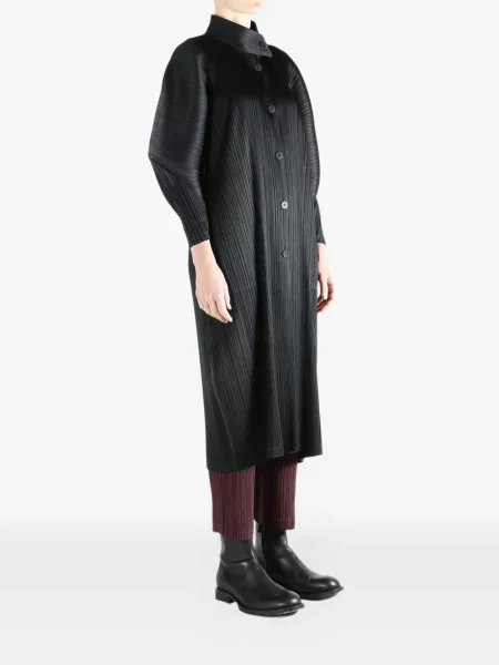 Plisirani kaput Pleats Please Issey Miyake crna