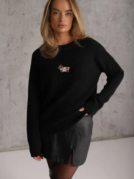 Sweter Oversize z Dodatkiem Wełny Ozdobiony Naszywką z Pieskiem i Kontrastrowym Przeszyciem Helesine czarny