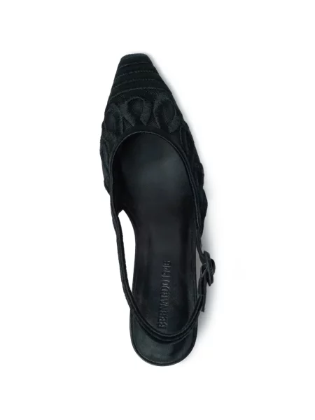 Siuvinėtos bateliai Bernardo slingback juoda