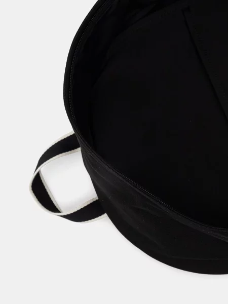 Calvin Klein Hátizsák Graphic Capsule Round Backpack fekete