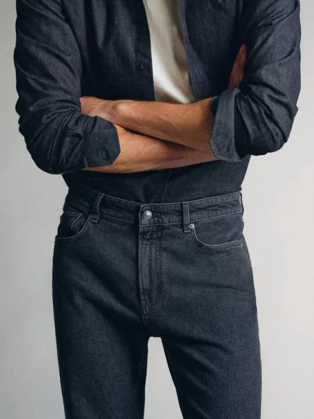 Jeansy wyprodukowane we Włoszech fason tapered tkanina Candiani black denim Mężczyzna 44 MANGO MAN czarny