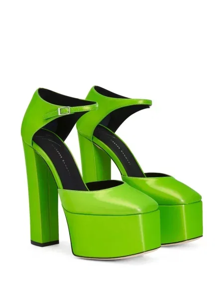 Bateliai Giuseppe Zanotti su platforma žalia