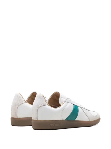 Sneakers Adidas με κορδόνια με δαντέλα λευκό