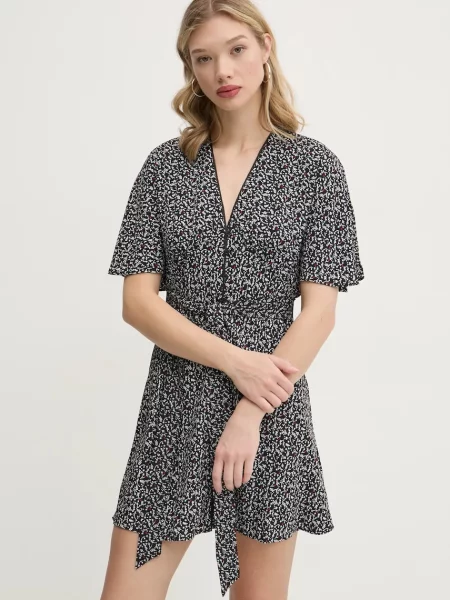 Рокля Tommy Jeans къса с кройка по тялото черно