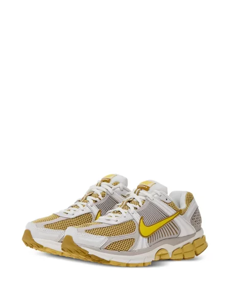 Sneakerși Nike Vomero alb
