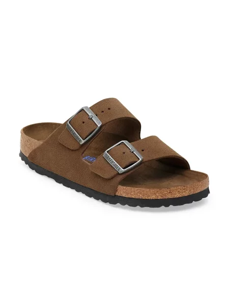 Klapki Birkenstock zamszowe bez obcasa brązowe