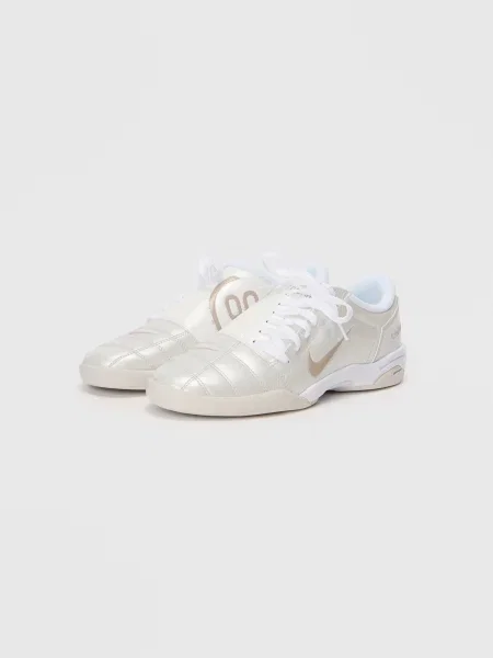Nike Sportswear Nízke tenisky TOTAL tmavobéžová / kamenná biela