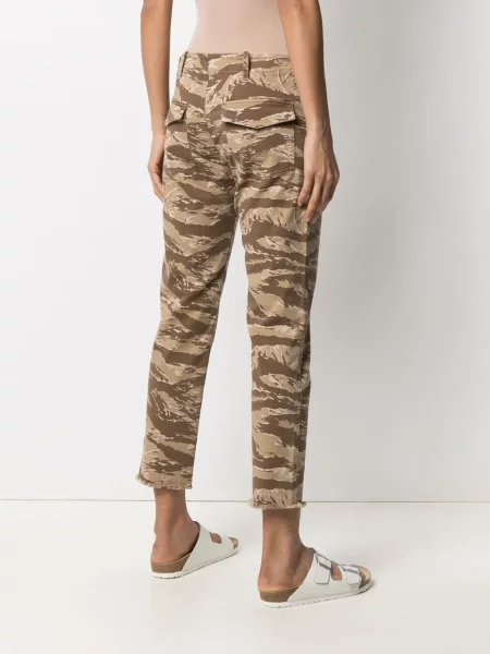 Cropp pantaloni Nili Lotan cu imagine cu model camuflaj