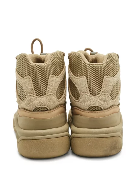 Ghete desert Adidas Yeezy din piele de căprioară