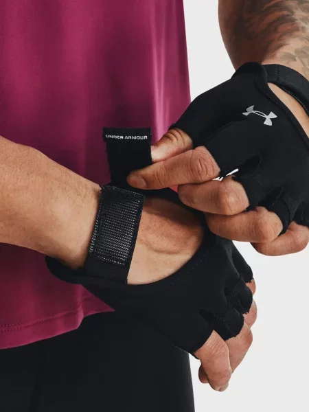 Перчатки Under Armour для спортзала черные