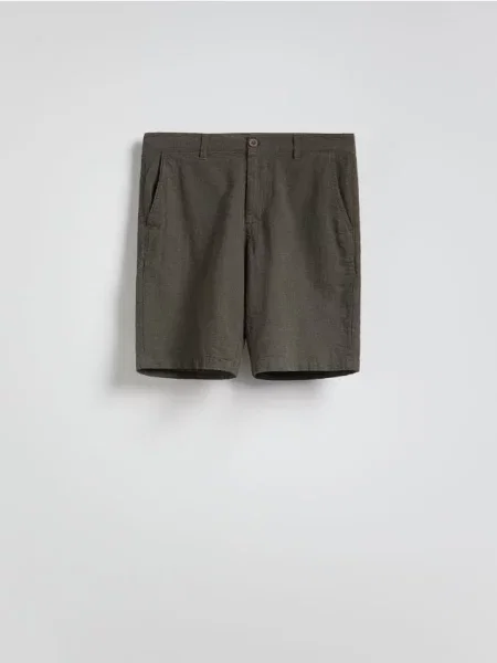 Reserved Pantaloni scurți regular cu adaos de in verde-prăfuit verde
