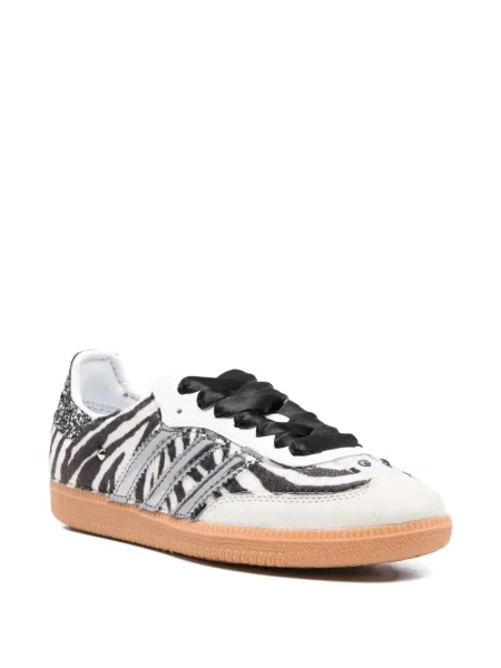 Pruhované tenisky Adidas Samba s potiskem bílé