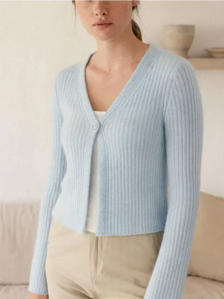 Светр на light blue синій