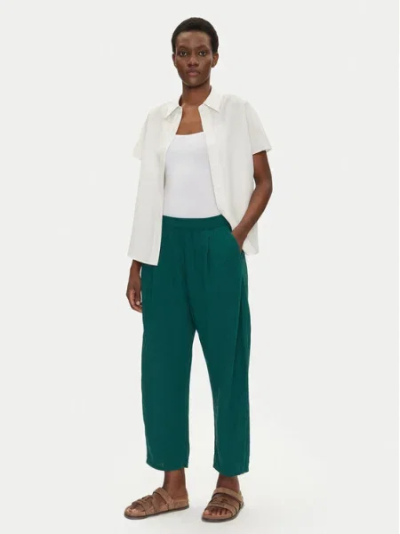 Gap Pantaloni din verde