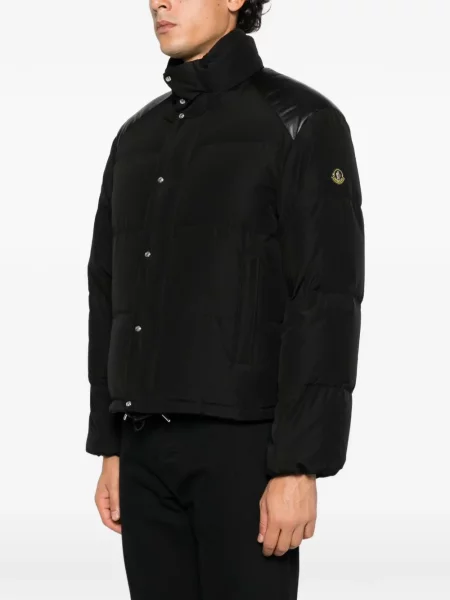 Яке Moncler черно