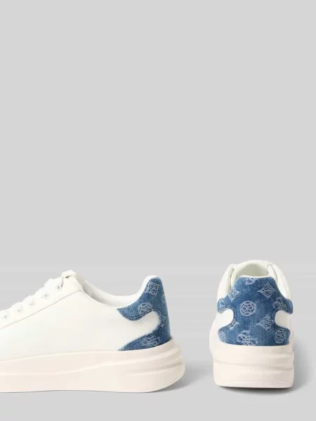 Sneakersy z mieszanki skóry i tkaniny model Guess białe