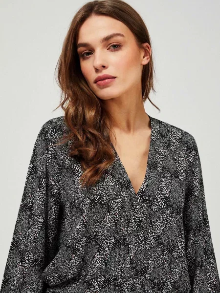 Koszula Marisse z głębokim dekoltem czarna