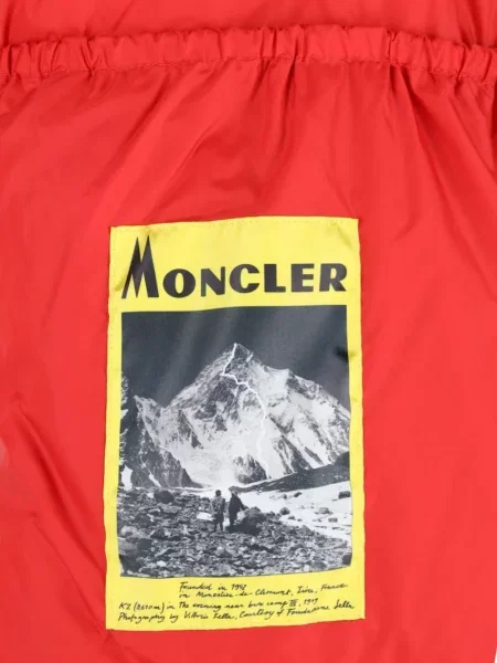 Geacă Moncler cu glugă roșu