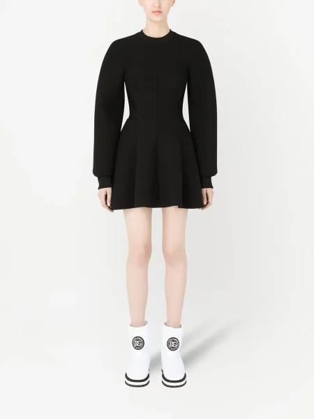 Kostiumas suknele Dolce & Gabbana įsiliepsnojo juoda