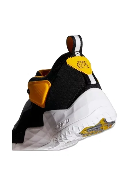 Sneakerși Adidas Solar cu șireturi cu dungi din dantelă negru