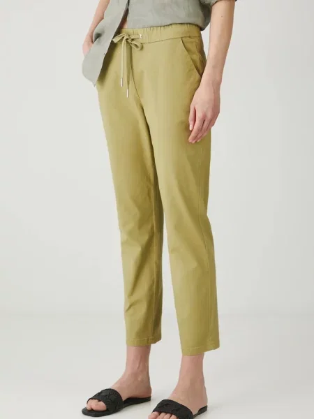 Панталон Medicine с кройка тип чино със стандартна талия черно